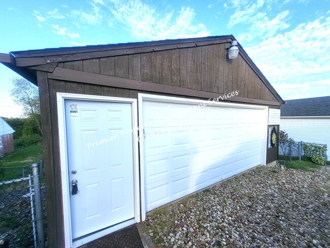 Building Photo - 2435 Brodhead Rd