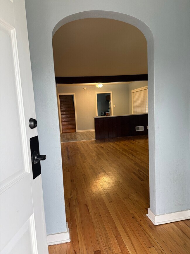 Building Photo - 2137 Wespark Ave