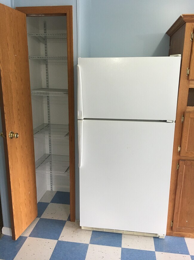 Building Photo - 585 110th Ave