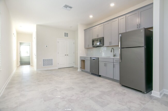 Building Photo - Lovely 5bd/3.5bath FOR RENT in highly soug...