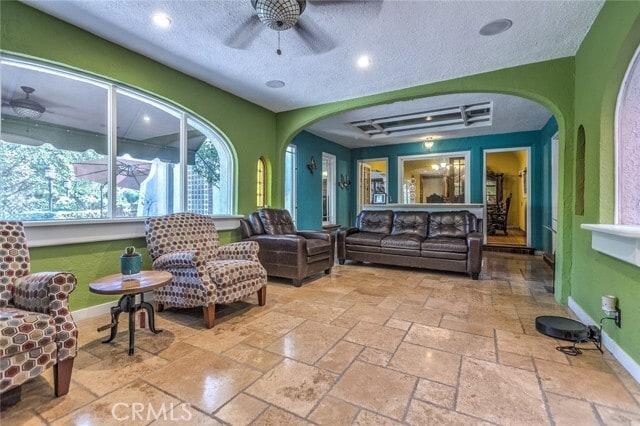 Building Photo - 971 N Citrus Dr
