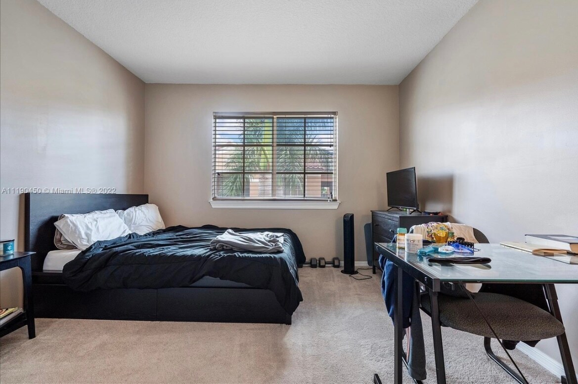 Building Photo - 6851 SW 44th St