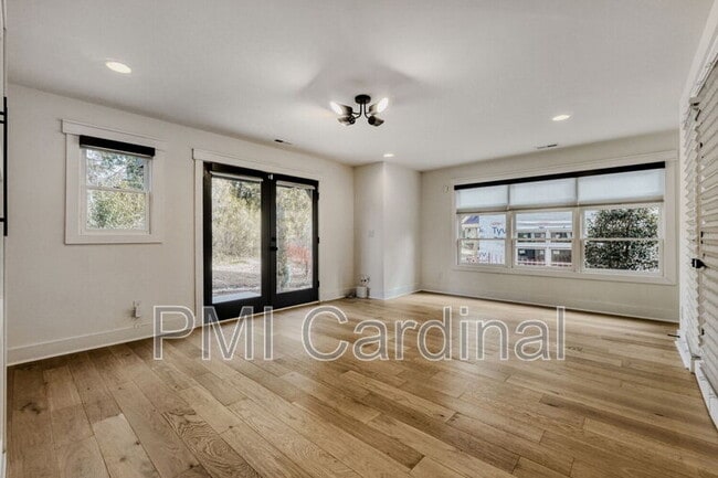 Building Photo - 3121 Colyer Pl