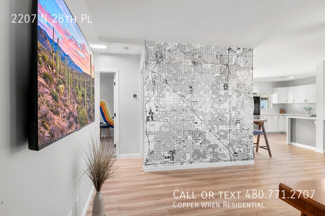 Building Photo - 2207 N 28th Pl