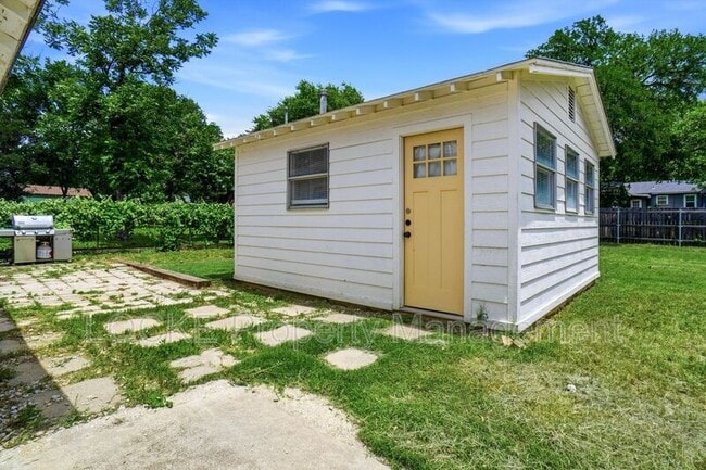 Building Photo - 209 Westfork Dr