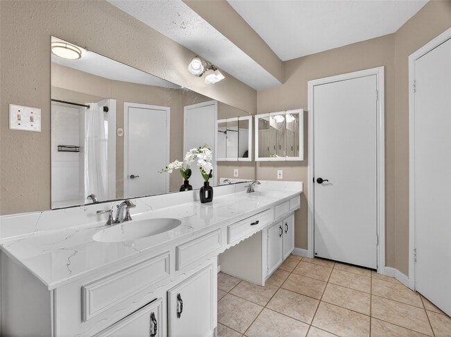 Building Photo - 27210 Jimmy Ln