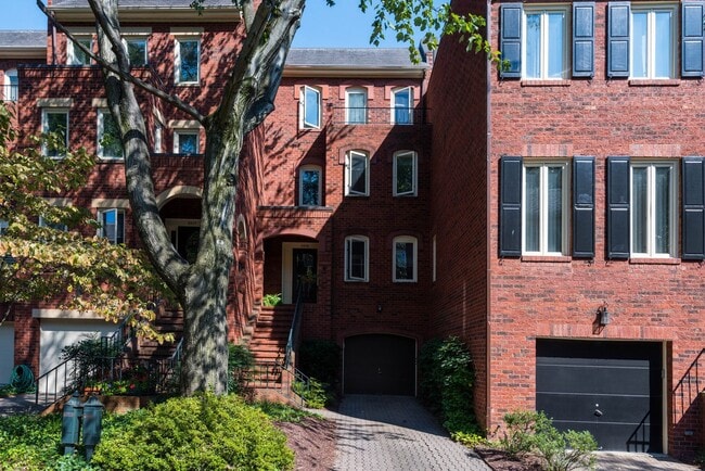 Building Photo - Beautiful Home in the Coveted Gated Community of Hillandale