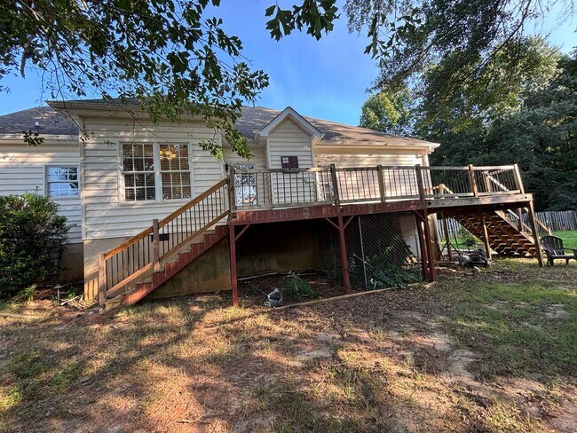 Building Photo - 522 Saint Helene Ct