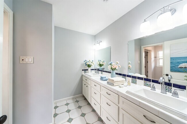 Building Photo - 3627 Tartan Ln