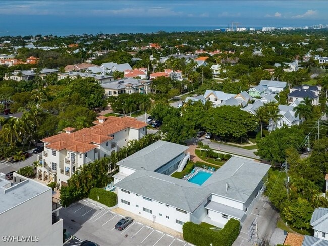 Building Photo - 530 4th Ave S