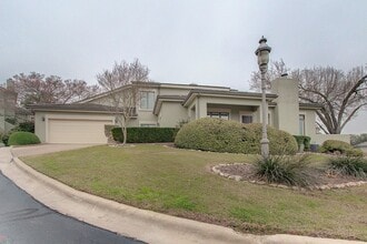 Building Photo - Rare 3 BR / 2.5 BA /  2 Car Garage Westlake Condo 14th Fairway (Austin Country Club) (Eanes ISD)