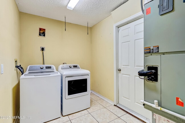 Building Photo - 13002 Viburnum Dr S