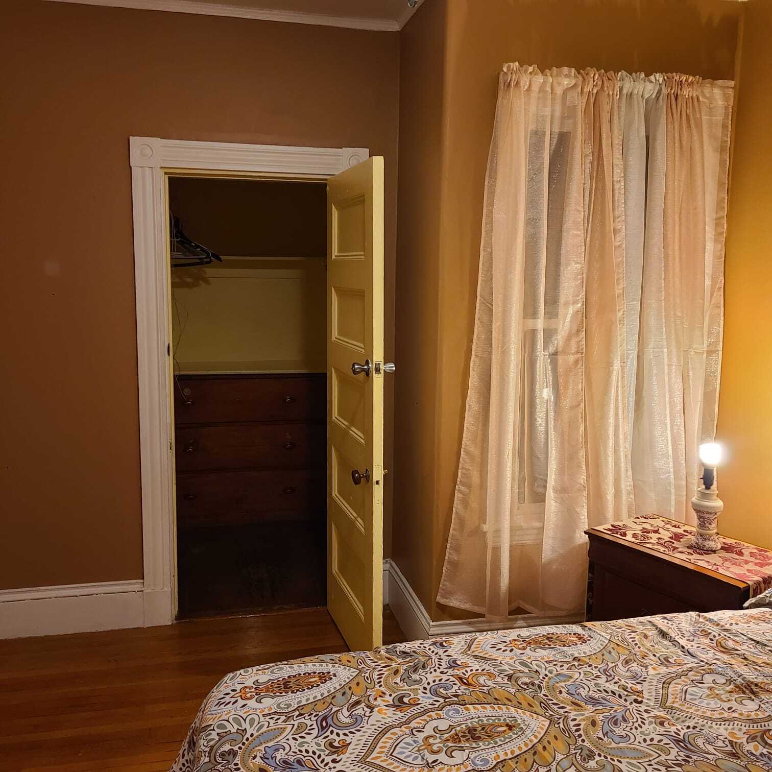 Building Photo - 35 Algonquin St