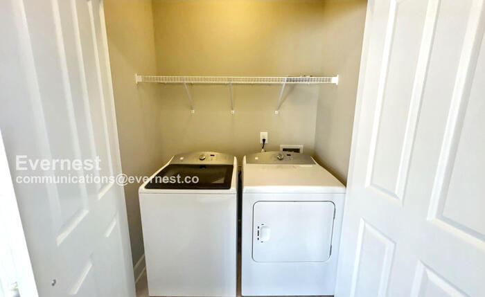 Building Photo - 744 Westcott Ln