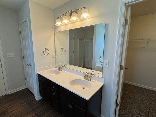 Building Photo - South AVL - Beautiful, Spacious, Versatile...