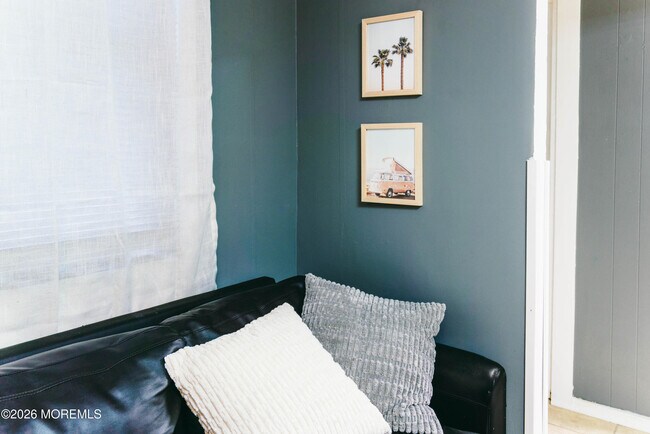 Building Photo - 13 Decatur Ave