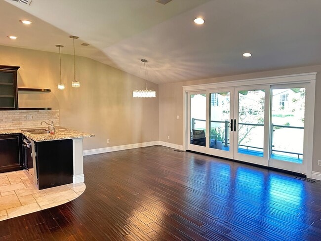 Building Photo - The Bluffs Newport Beach - House for Lease