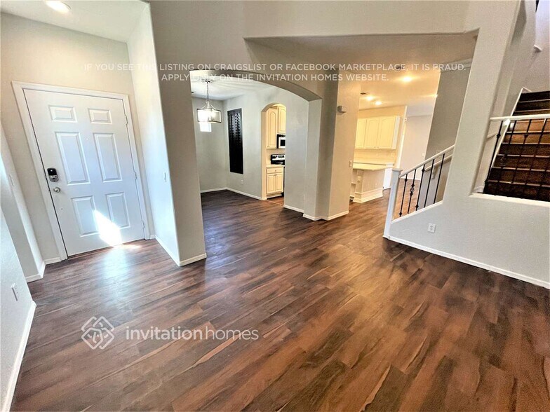 Building Photo - 1757 S Voyager Dr
