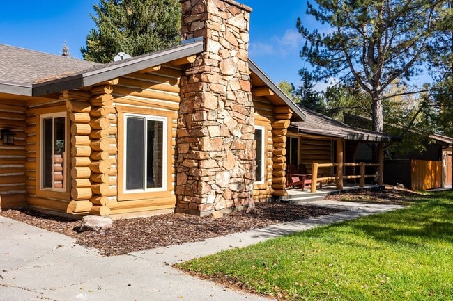 Building Photo - Updated Log Cabin in Park City — Modern Co...