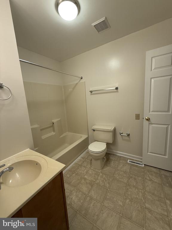 Building Photo - 3218 Normandy Ave