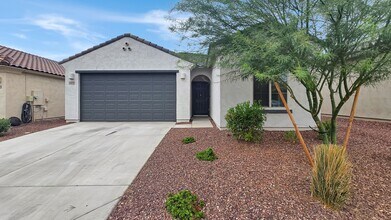 Building Photo - Like new home! Pristine condition!