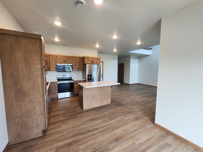 Building Photo - Brand new Townhome for rent!