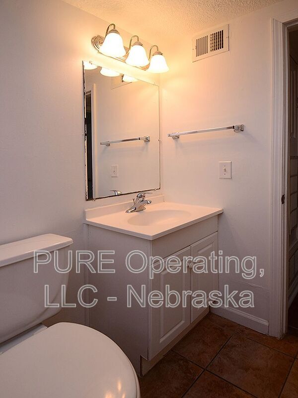 Building Photo - 612-616 N 46 St