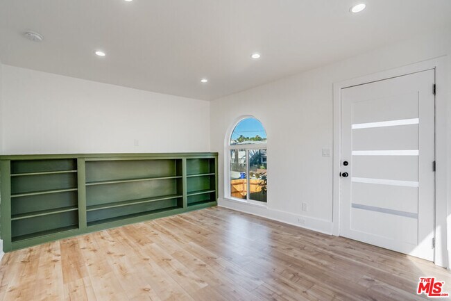 Building Photo - 633 N Rampart Blvd