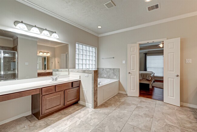 Building Photo - 14418 Basalt Ln