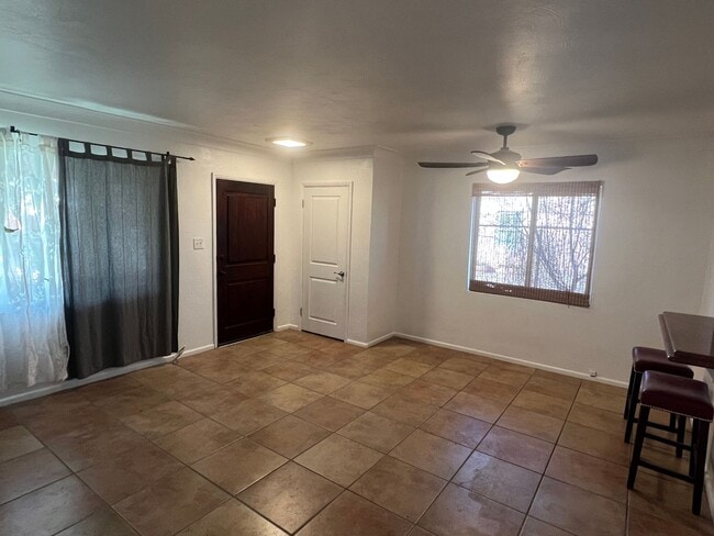 Building Photo - 4 Bed. 2 Ba. Home in Historic Dist. Minute...