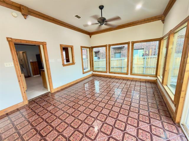 Building Photo - 719 N Crawford St