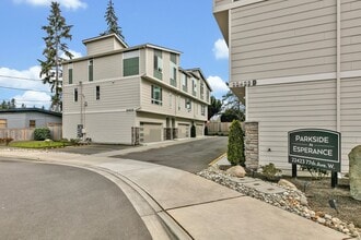 Building Photo - 3bed/2.5 Bath Modern Comfort Meets Elegant Design