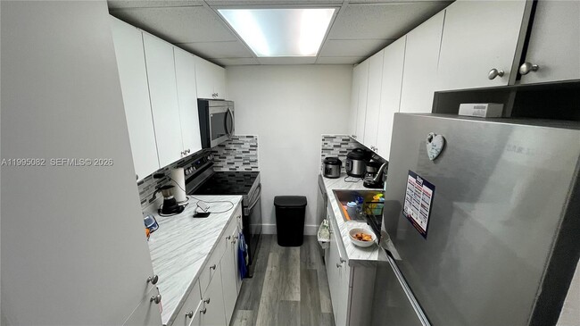 Building Photo - 10801 SW 109th Ct