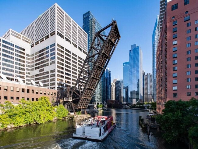 Building Photo - 326 N Union Ave