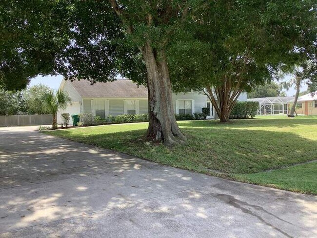 Primary Photo - NOW AVAILABLE! - 1950 Se Tickridge Rd, Por...