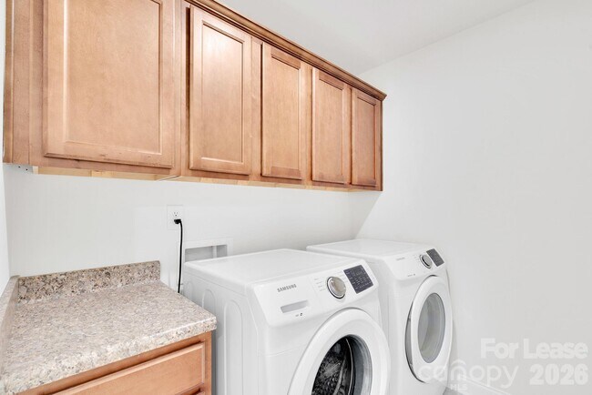 Building Photo - 11715 Clems Branch Dr