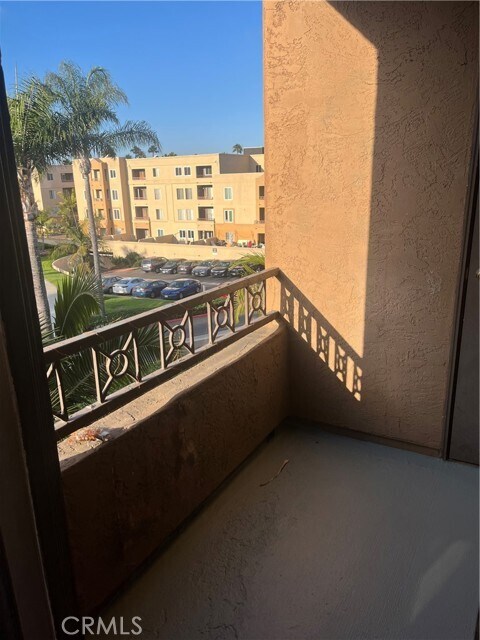 Building Photo - 8889 Caminito Plaza Centro
