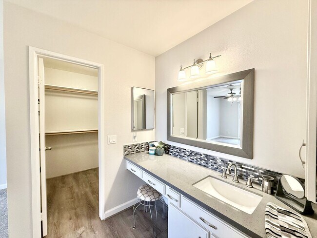 Building Photo - AVAILABLE NOW!! GORGEOUS 3 Bedroom 3 Bathroom Condo Rancho Mirage!!!