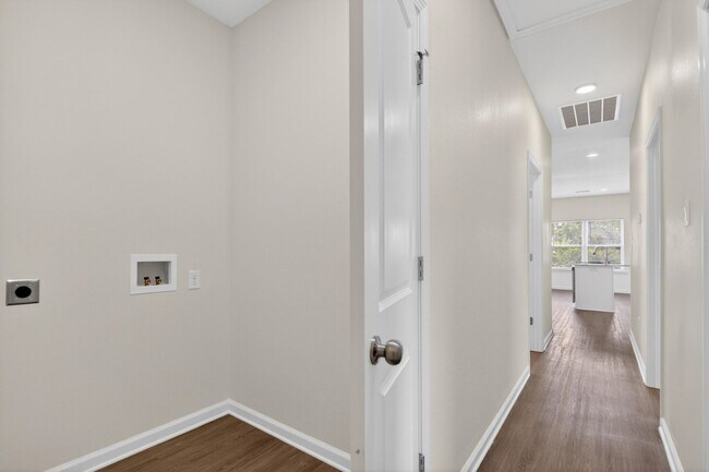 Building Photo - 3109 W 11th St