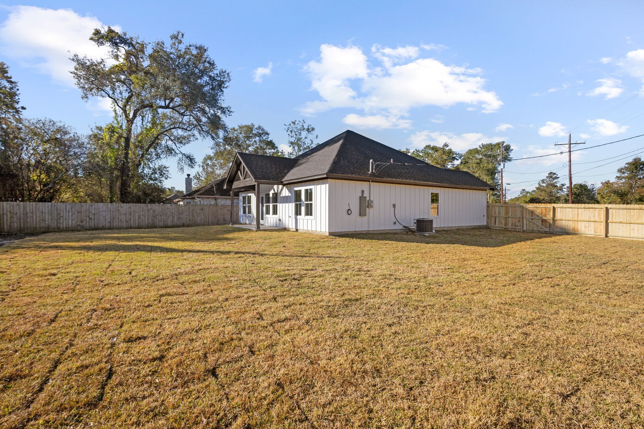 Building Photo - 195 Teal Dr