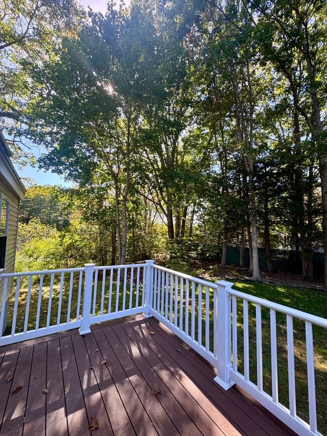 Building Photo - Renovated 2-bedroom Single Family in Dover, NH! | Heated Floors! | Washer/Dryer | Large Backyard ...