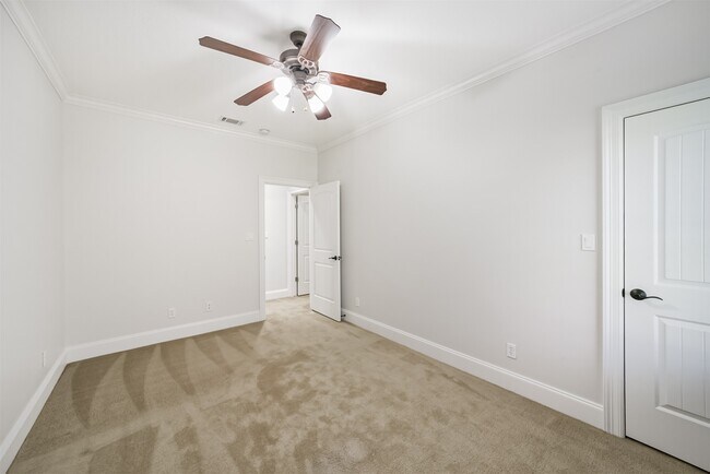 Building Photo - 3077 Dee's Cir