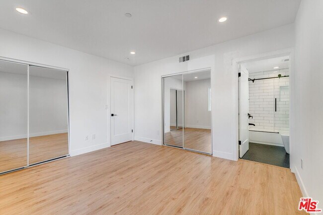 Building Photo - 1433 S Crescent Heights Blvd