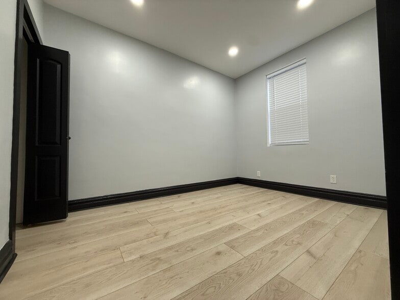 Building Photo - 58 62nd St