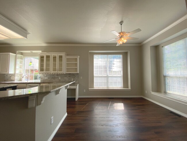Building Photo - Absolute Dream in NW OKC!!