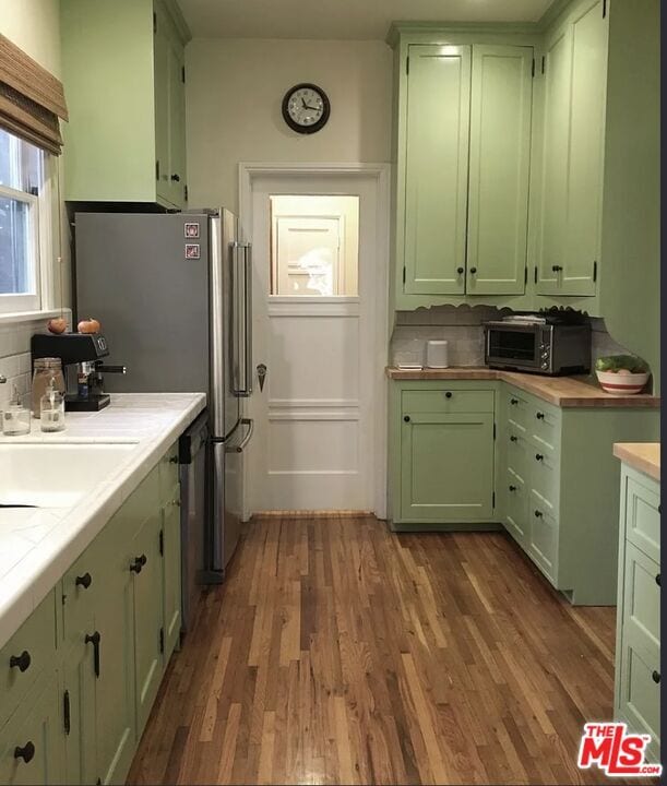 Building Photo - 1122 S Hayworth Ave