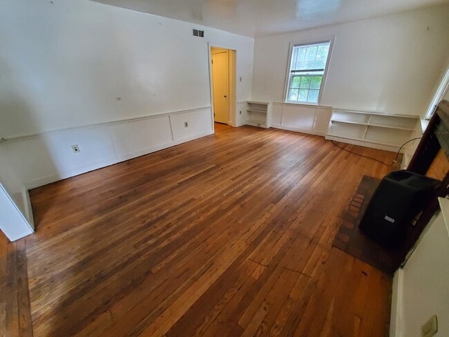 Building Photo - 277 Woodland Dr