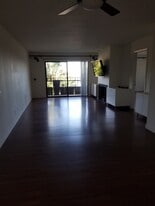 Building Photo - 6465 Kanan Dume Rd