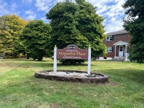 Building Photo - 616 Norwich Ave