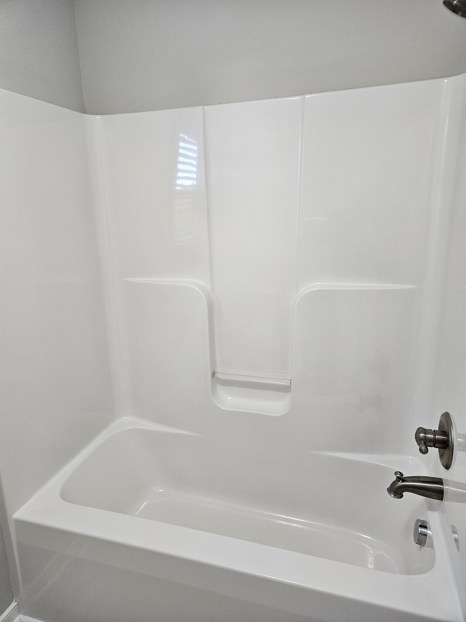 Jack & Jill bathroom - 919 Middle Ground Ave